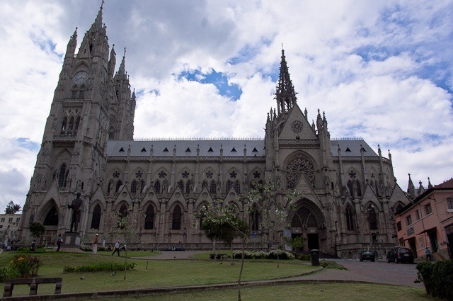 Que faire à Quito ? Voir la Basilica del Voto Nacional