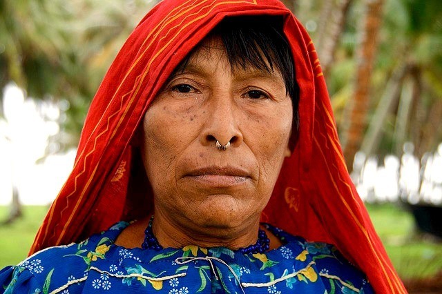 femme Kuna iles San Blas Panama