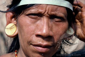 lobe d'oreille jusqu'aux epaules Incas