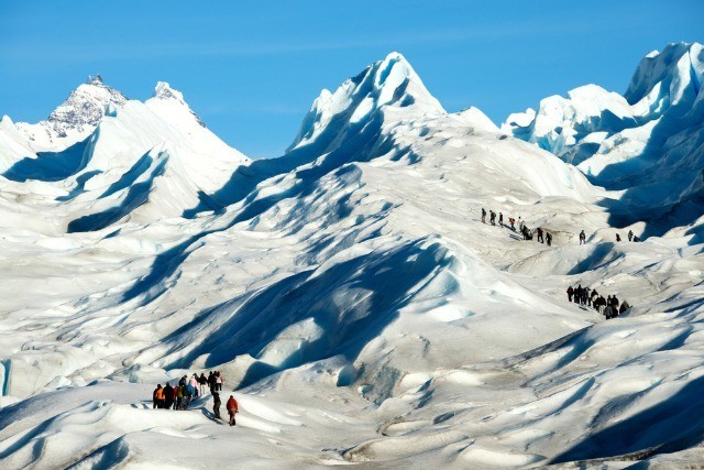 On se croitait dans un massif montagneux