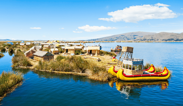 iles flotantes uros lac titicaca